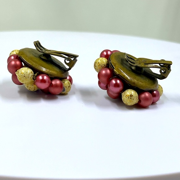 Japan Signed Vintage Red and Gold Beaded Clip On Earrings - Picture 8 of 9
